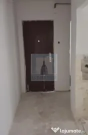 Apartament 3 camere de vânzare/ zona Astra 