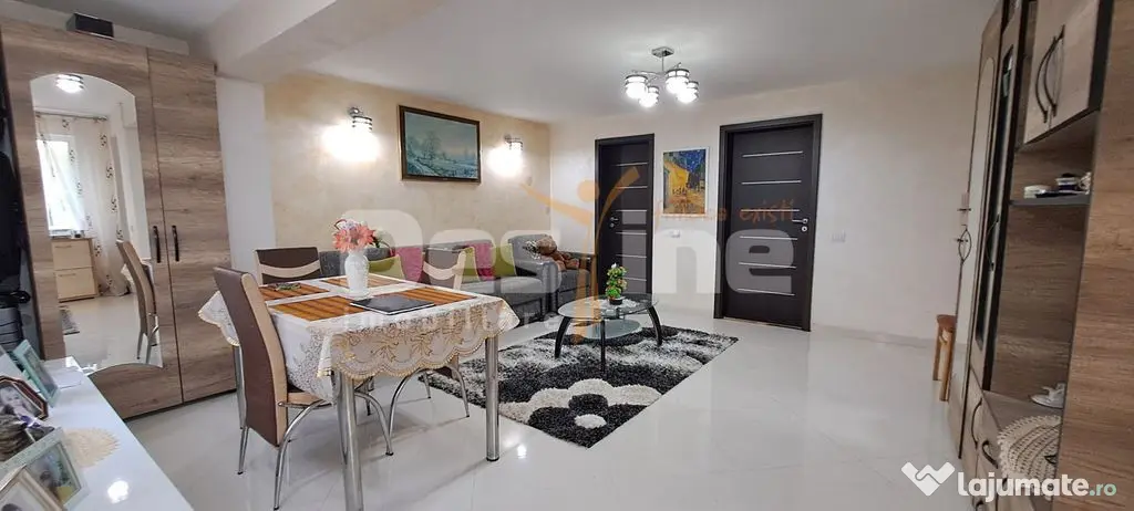 Casă cu etaj și 3 camere, în centrul Miroslavei - Miroslava (Iasi)
