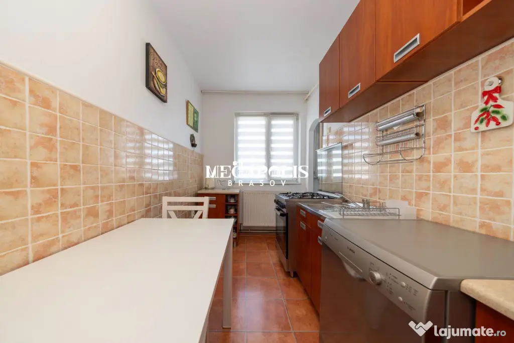 Apartament cu 2 camere decomandat – Săcele, Electroprecizia