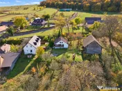 Proprietate deosebita in Padureni: 2 case, domeniu de 3.800m 