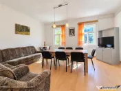 Proprietate deosebita in Padureni: 2 case, domeniu de 3.800m 
