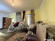 Casa curte comuna, 4 camere si anexe, centrala proprie, zona Balcescu 