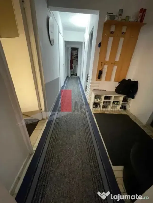 Vânzare apartament decomandat 3 camere - Bd. Obregia - Bucuresti (Bucuresti-Ilfov)