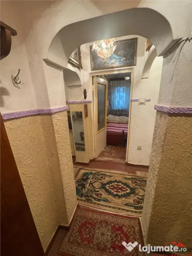 Ap 3 cam ,60 mp utili,et 3/9,zona BIG,necesita renovare - Focsani (Vrancea)