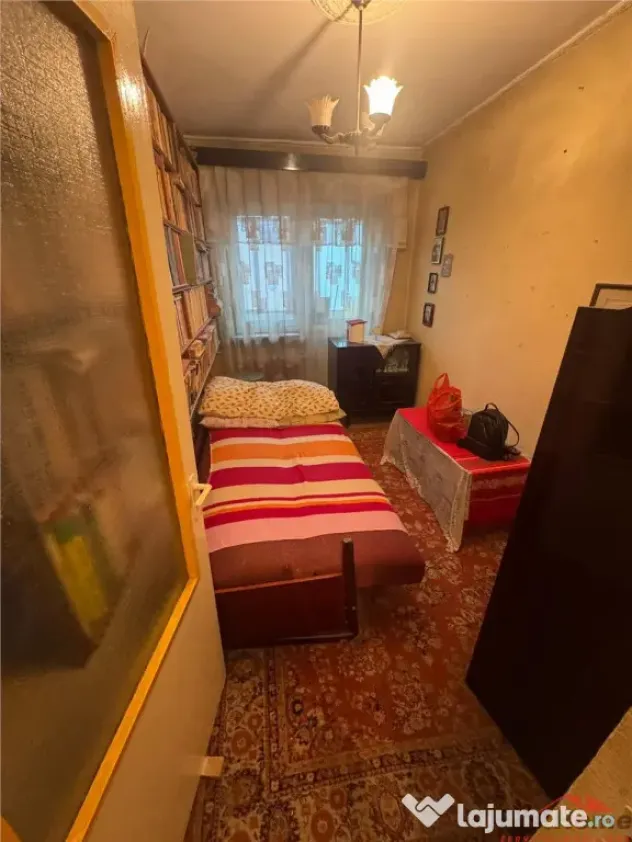 Ap 3 cam ,60 mp utili,et 3/9,zona BIG,necesita renovare - Focsani (Vrancea)