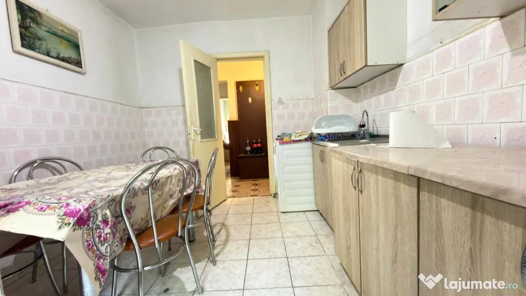 4 camere | Etaj 1 | Decomandat | Centrala proprie | Zona exc - Timisoara (Timis)
