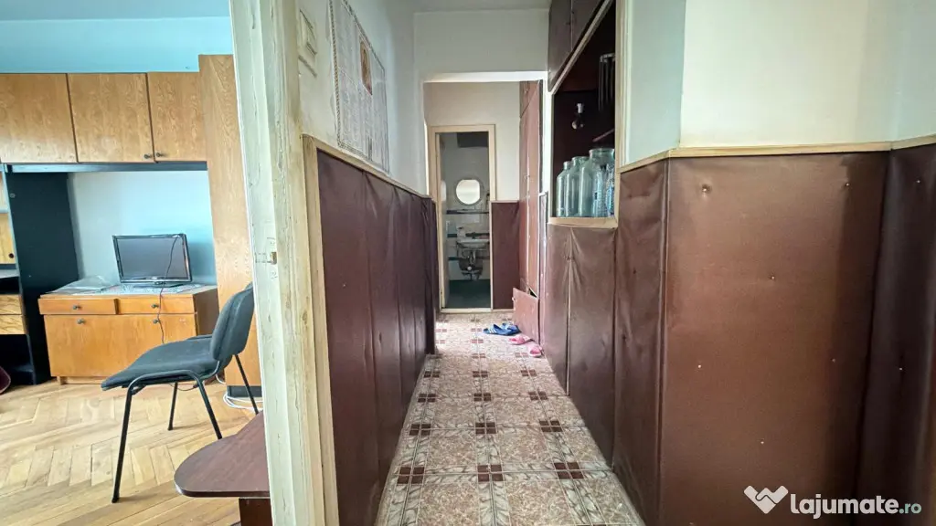 4 camere | Etaj 1 | Decomandat | Centrala proprie | Zona exc - Timisoara (Timis)