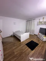 Casa de vanzare, Bariera Valcii