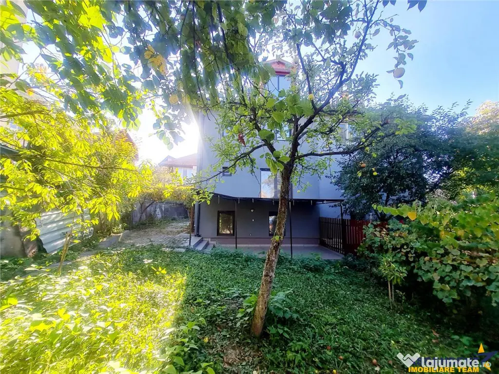 Vila cu etaj, curte proprie si livada, parcare interioara, B - Brasov (Brasov)