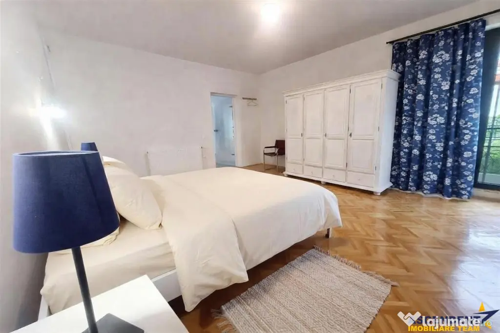 Vila cu etaj, curte proprie si livada, parcare interioara, B - Brasov (Brasov)