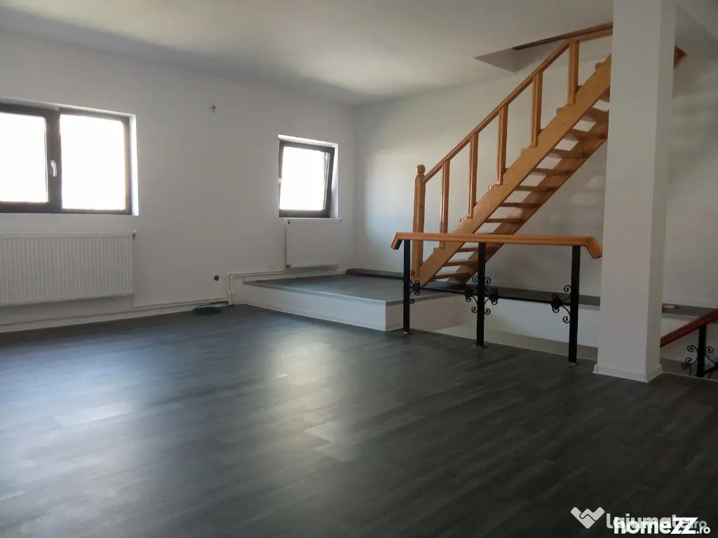 Casa noua Parter si Etaj zona centrala