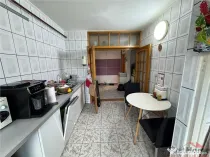 3 camere, etaj 3 cu acoperis, 2 balcoane , 2 bai, zona centr