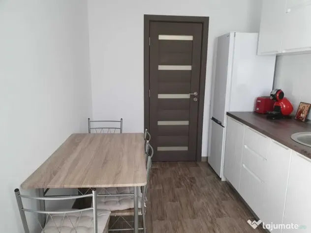 1 camera zona Lipovei