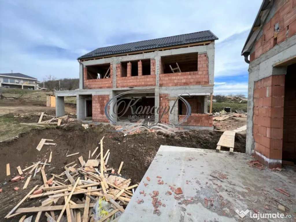 Ansamblu de case cu panorama, in Baciu