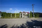 Vila cu 6 camere, 952 mp teren, Saucesti, Bacau 