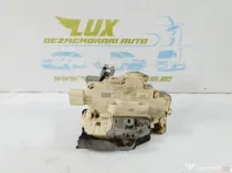 Broasca incuietoare usa stanga fata 8j1837015a Audi A4 B8/8K [2007 - 2
