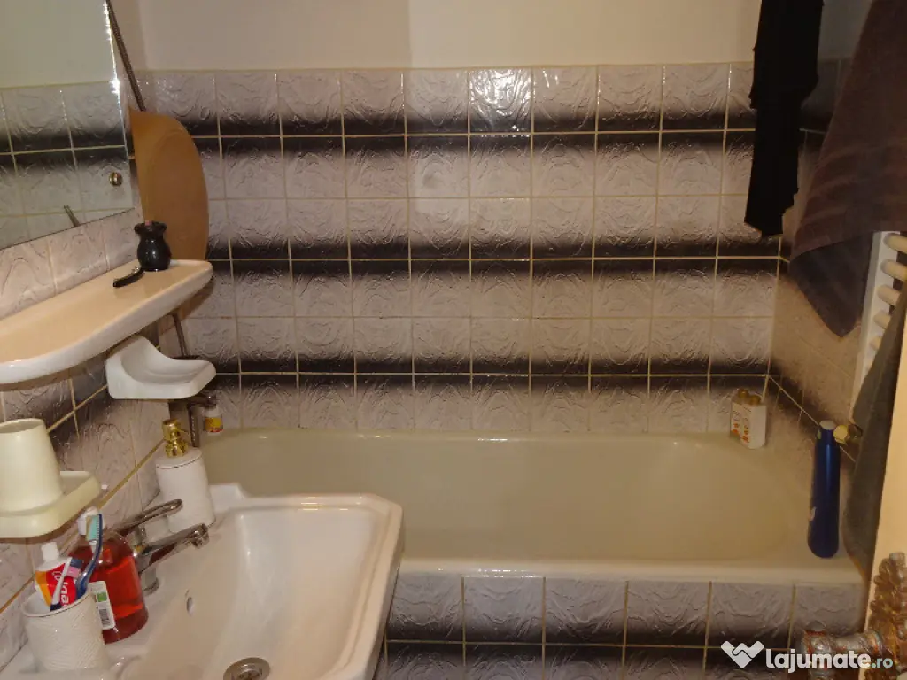 Apartament 2 camere in Deva, zona Piata Centrala, decomandat,50 mp