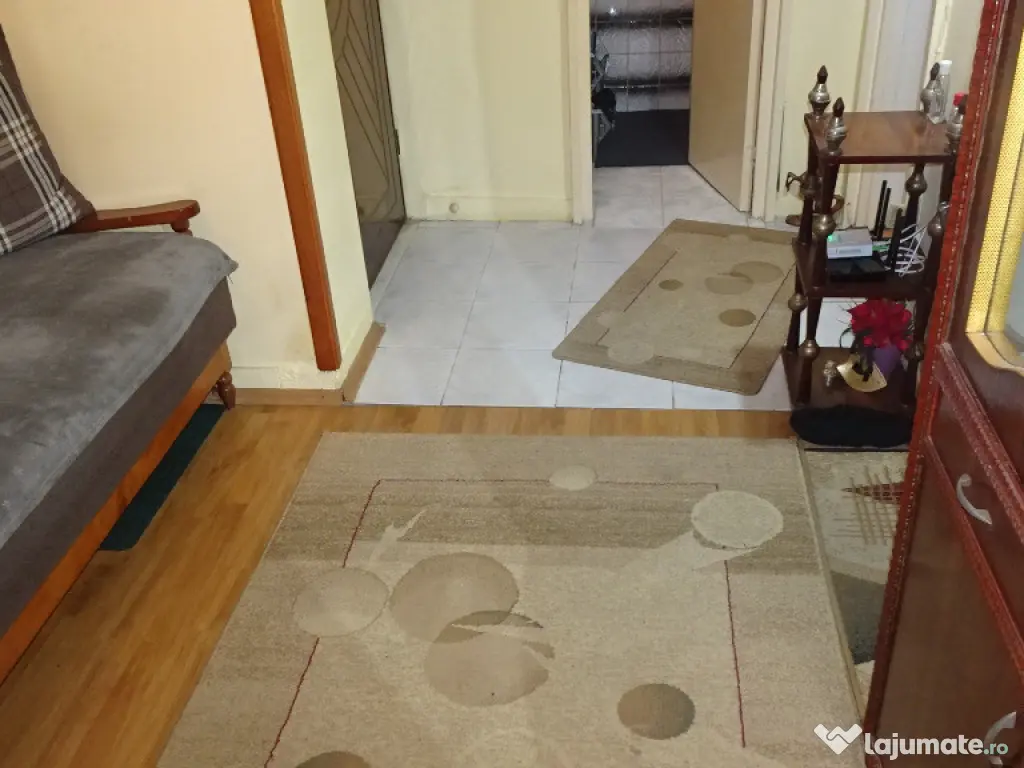 Apartament 2 camere in Deva, zona Piata Centrala, decomandat,50 mp