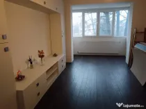 P.Dulfu, 3 camere, decom., etaj 2