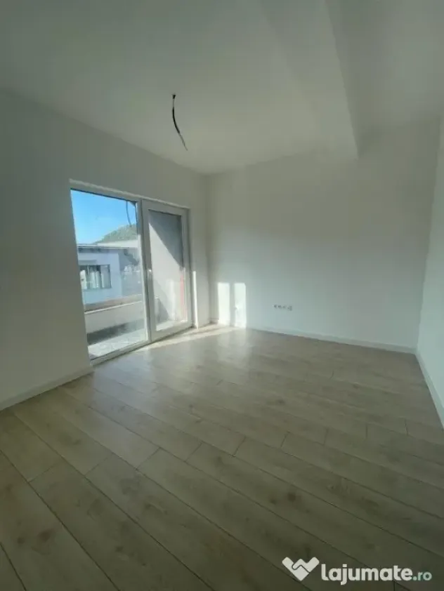 Duplex finisat pe 3 niveluri , 165 mp, ansamblu privat, zona
