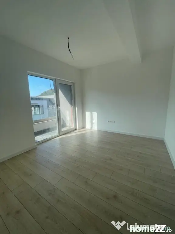Duplex finisat pe 3 niveluri , 165 mp, ansamblu privat, zona - Floresti (Cluj)