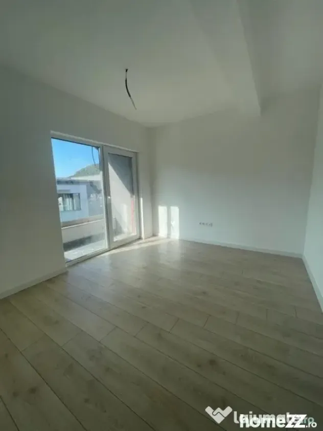 Duplex finisat pe 3 niveluri , 165 mp, ansamblu privat, zona - Floresti (Cluj)