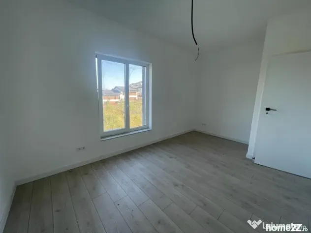 Duplex finisat pe 3 niveluri , 165 mp, ansamblu privat, zona - Floresti (Cluj)
