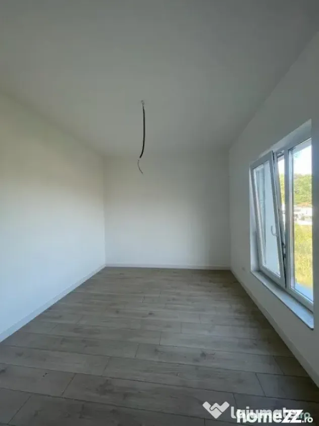 Duplex finisat pe 3 niveluri , 165 mp, ansamblu privat, zona - Floresti (Cluj)