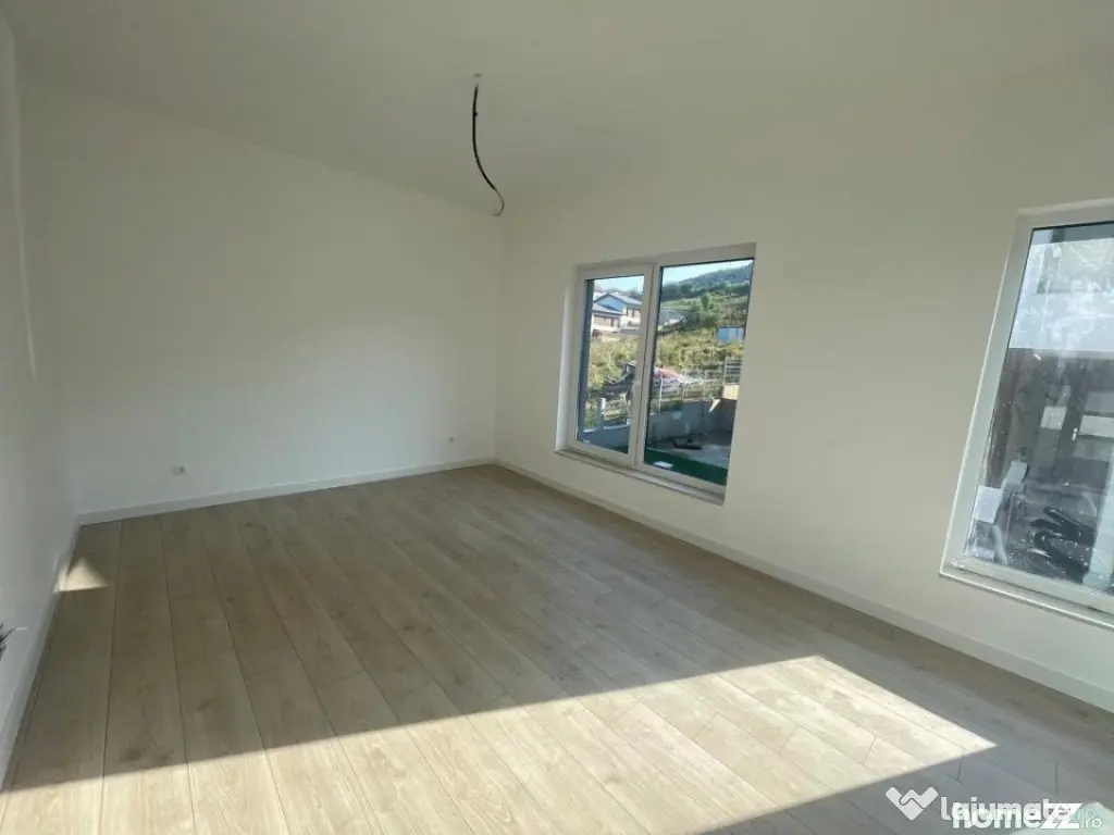 Duplex finisat pe 3 niveluri , 165 mp, ansamblu privat, zona - Floresti (Cluj)
