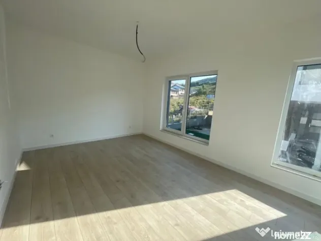Duplex finisat pe 3 niveluri , 165 mp, ansamblu privat, zona - Floresti (Cluj)
