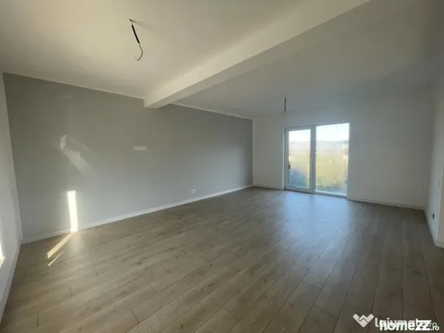 Duplex finisat pe 3 niveluri , 165 mp, ansamblu privat, zona - Floresti (Cluj)