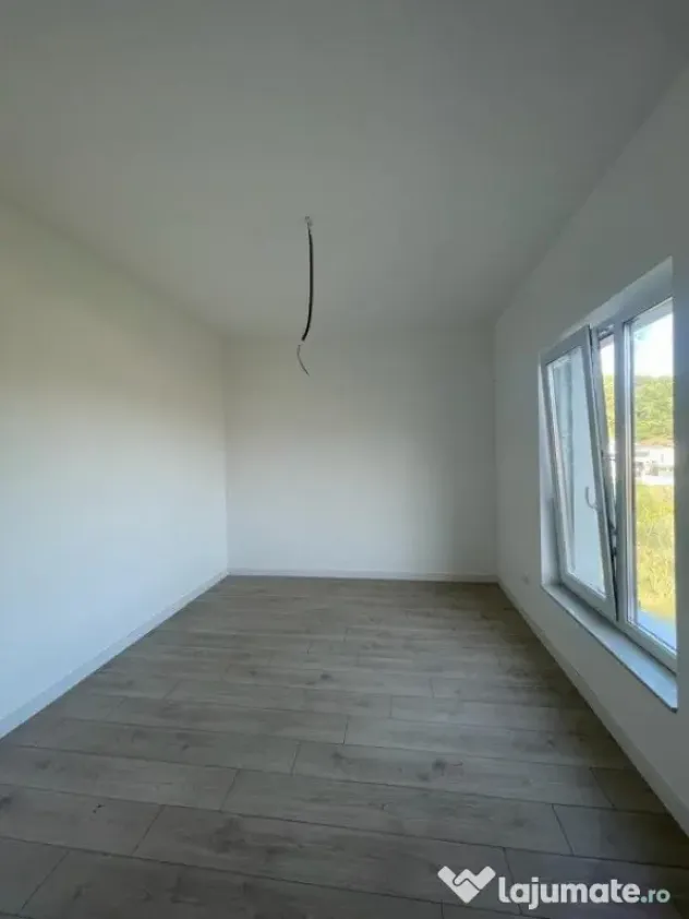 Duplex finisat pe 3 niveluri , 165 mp, ansamblu privat, zona