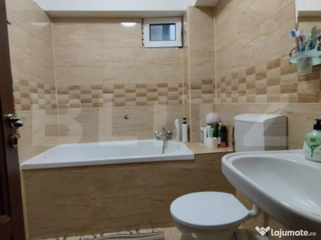 Apartament 3 camere, 65mp, priveliste fantastica, zona Turis