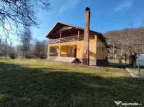 Casa individuala 4 camere plus casa de oaspeti, Drajna