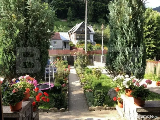 Reședință cu destinație de pensiune, 382mp utili si 1000