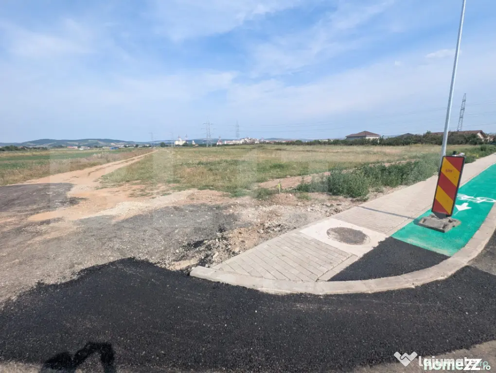 Teren de vanzare zona Arex, drum asfaltat, Ampoi 3