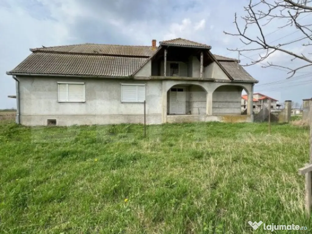 Casa de vanzare | Suprafata construita 509mp | Botiz