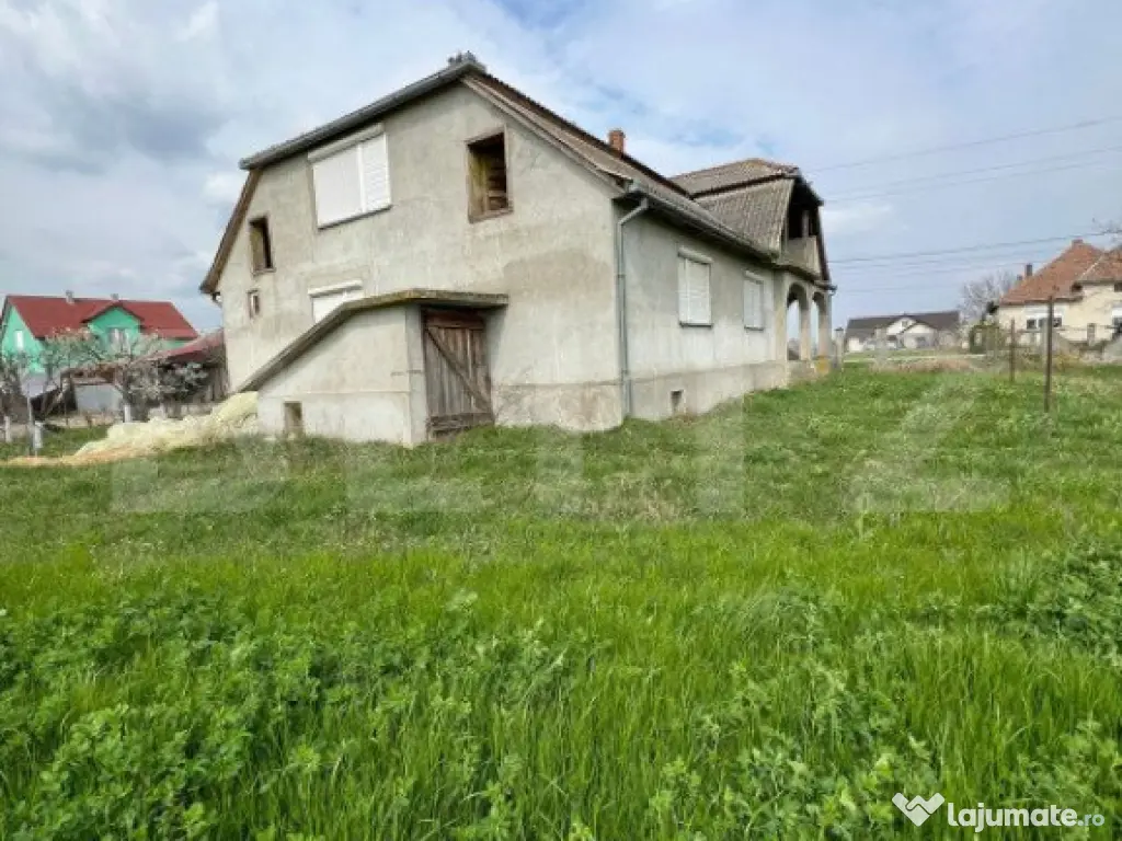 Casa de vanzare | Suprafata construita 509mp | Botiz