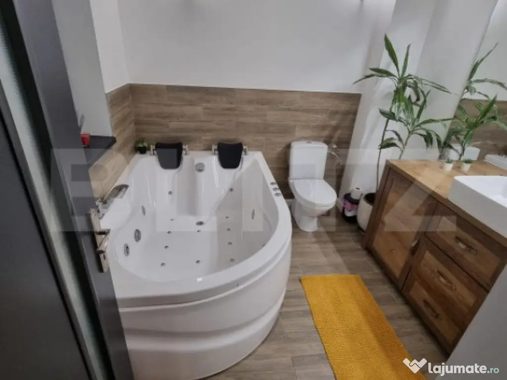 Casa/Vila de vanzare / posibil Pensiune ,cu view și pădur