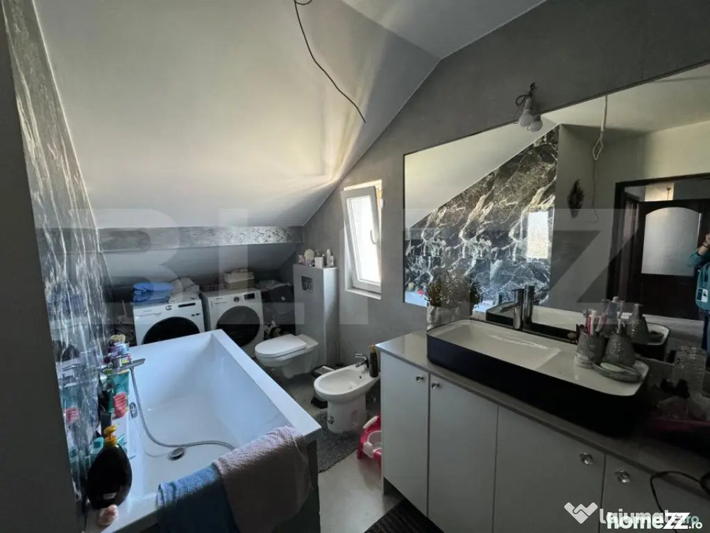 Penthouse ,4 camere , 177 mp , zona centrala ,Radauti