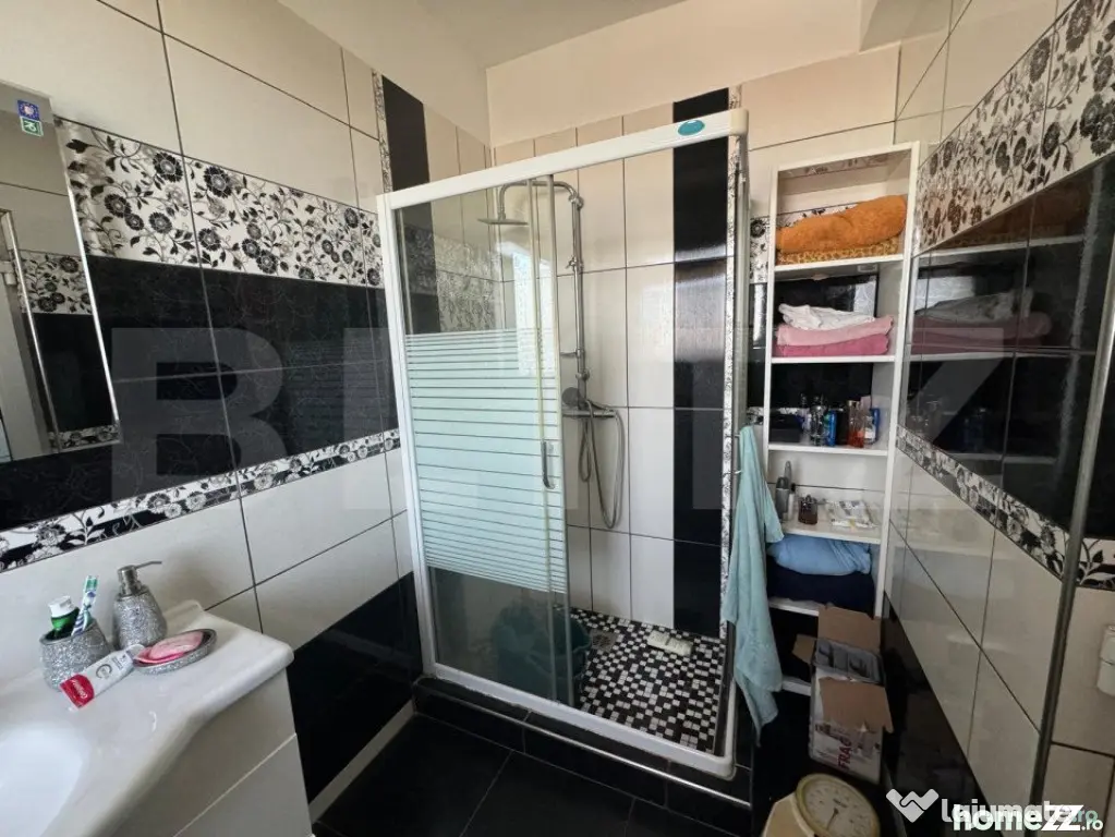 Penthouse ,4 camere , 177 mp , zona centrala ,Radauti