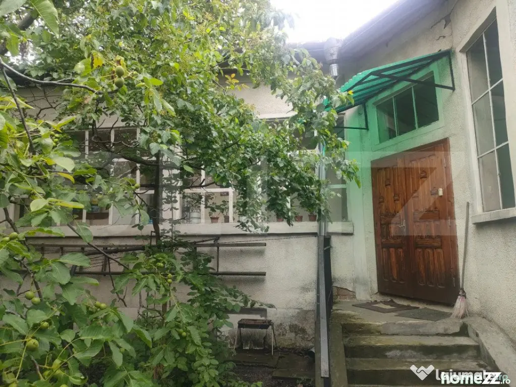 Casa+ teren central ,425 mp, Radauti