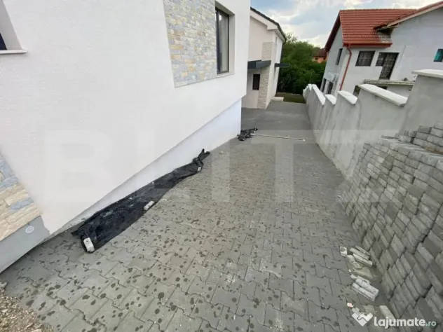 Casa cu 4 camere, 120 mp, incalzire in pardoseala, 250 mp de