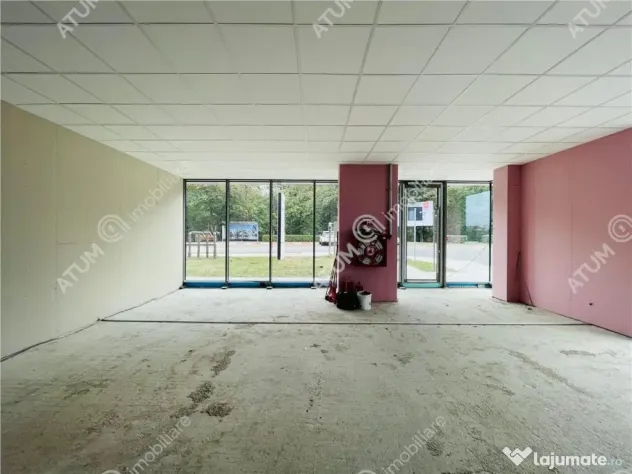 Spatiu comercial 82 mp deschidere stradala vitrina zona Blv