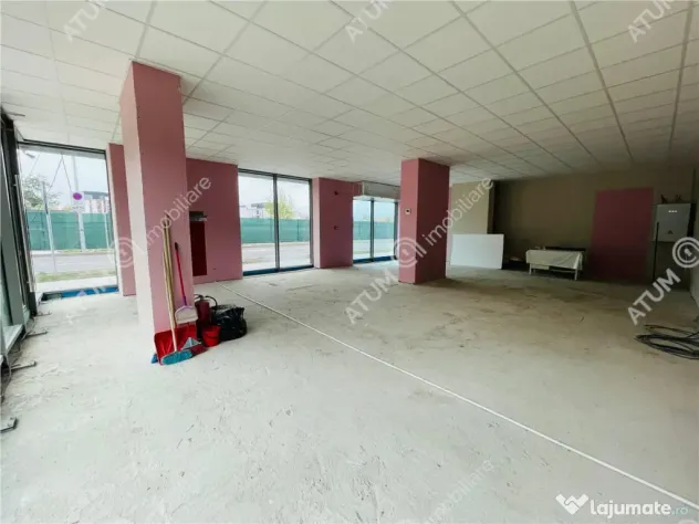 Spatiu comercial 82 mp deschidere stradala vitrina zona Blv