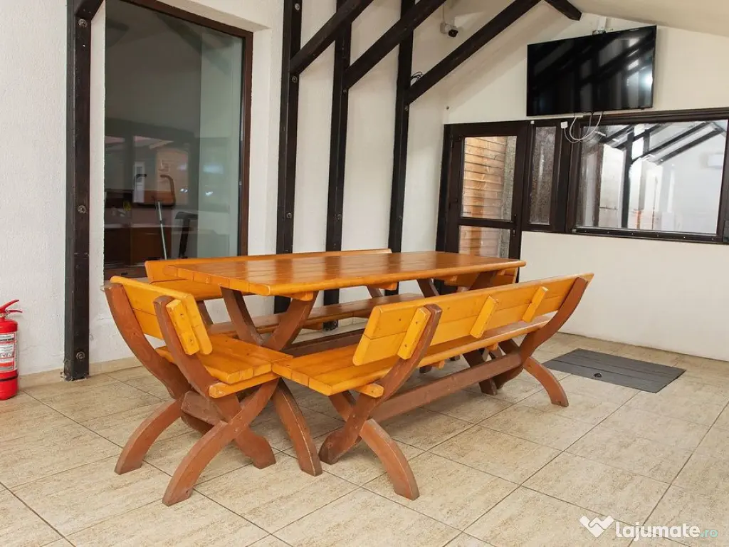 Vilă 5 dormitoare, 4 băi, 2 248mp teren, piscină. Pre?...