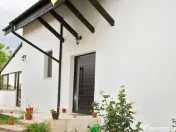 Vilă 5 dormitoare, 4 băi, 2 248mp teren, piscină. Pre?... 