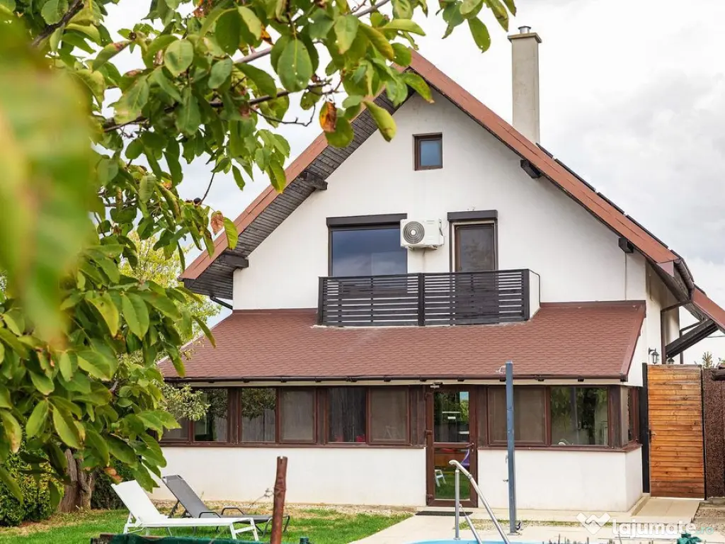 Vilă 5 dormitoare, 4 băi, 2 248mp teren, piscină. Pre?...