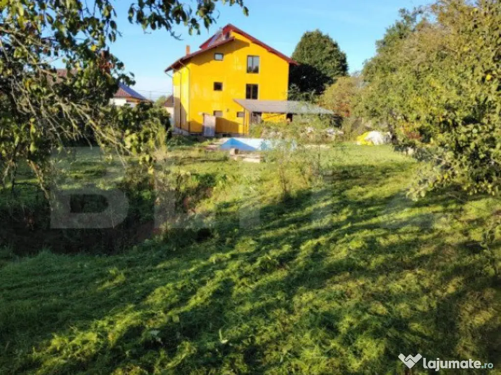 Casa de vanzare 151mp 918mp teren Razvad