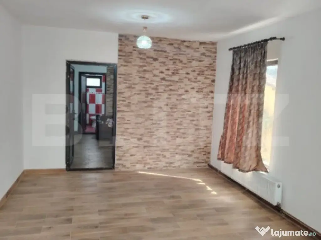 Casa de vanzare 151mp 918mp teren Razvad